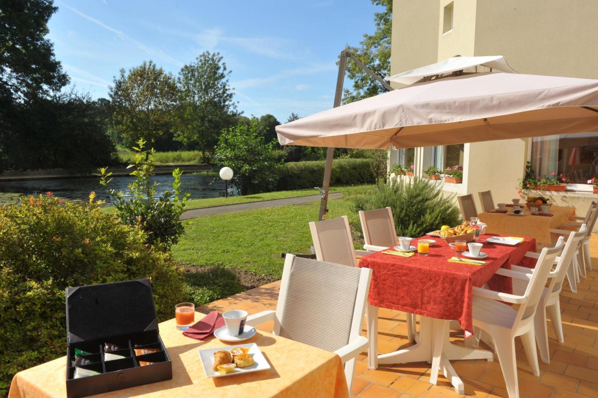 Logis Hotel Le Relais Du Moulin Valençay Dış mekan fotoğraf