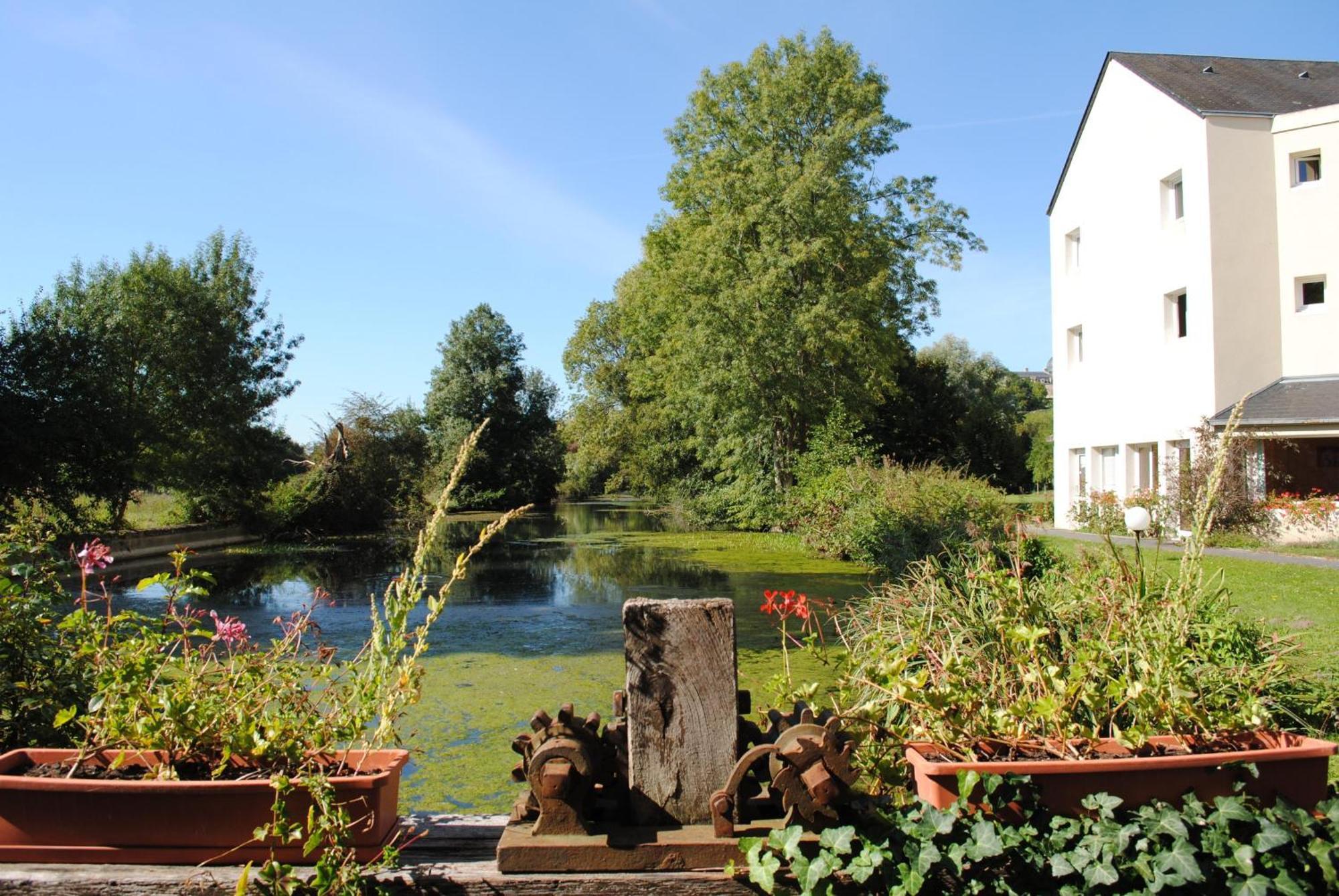 Logis Hotel Le Relais Du Moulin Valençay Dış mekan fotoğraf